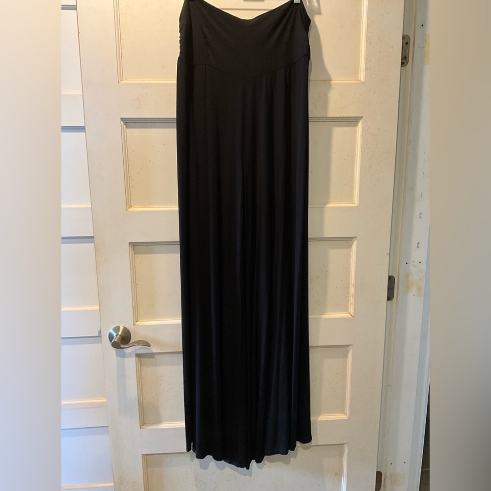 NWT! Elliott & Vine black, high waisted, jersey pull on palazzo pants. Size 1X.